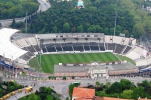 Jogos do Corinthians no Est�dio İn�n� de Besiktas (Est�dio İn�n� de Besiktas)
